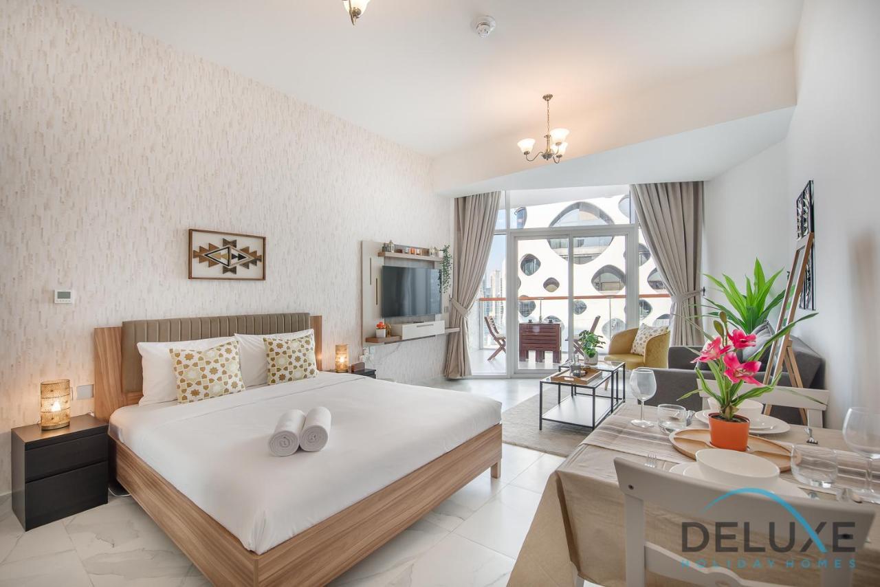Intimate Studio At Millennium Binghatti Residence Business Bay By Deluxe Holiday Homes Dubai Exterior photo