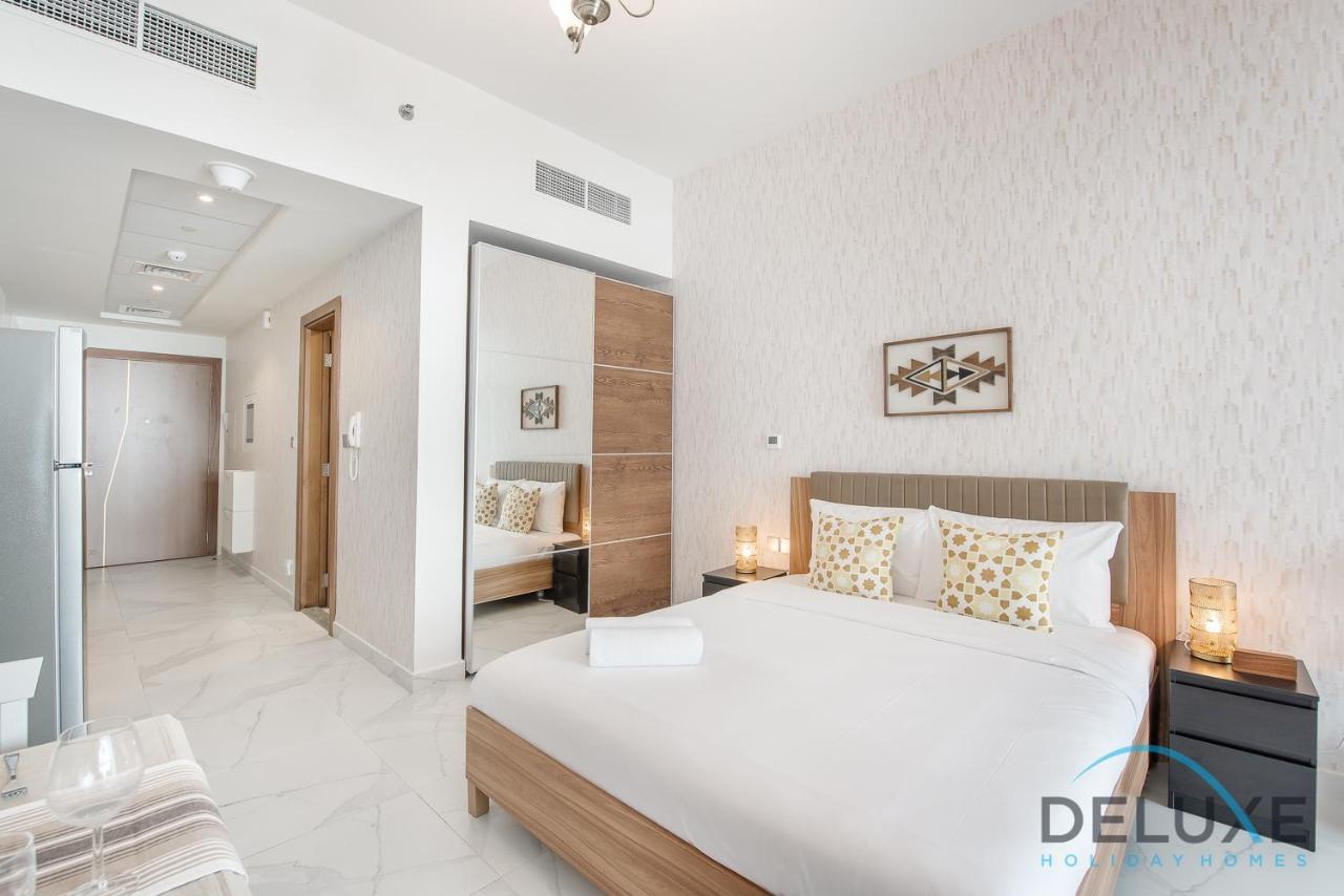 Intimate Studio At Millennium Binghatti Residence Business Bay By Deluxe Holiday Homes Dubai Exterior photo
