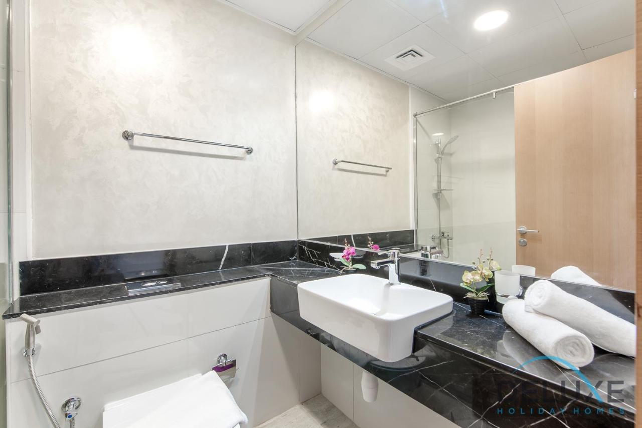 Intimate Studio At Millennium Binghatti Residence Business Bay By Deluxe Holiday Homes Dubai Exterior photo